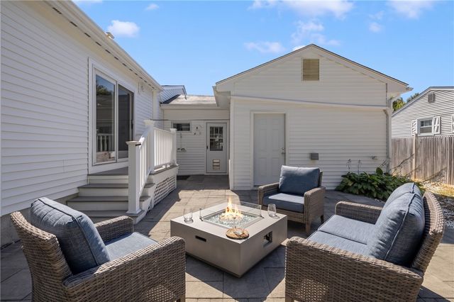 7 Namquid Drive, Middletown, RI 02842