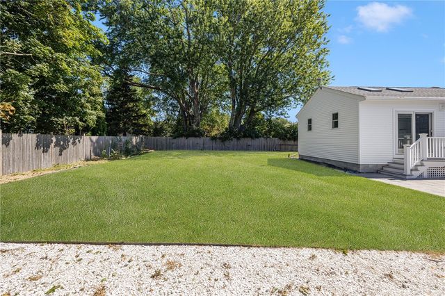 7 Namquid Drive, Middletown, RI 02842