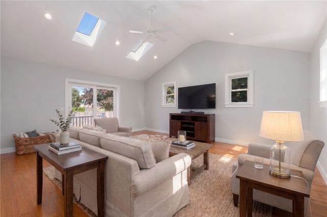 7 Namquid Drive, Middletown, RI 02842