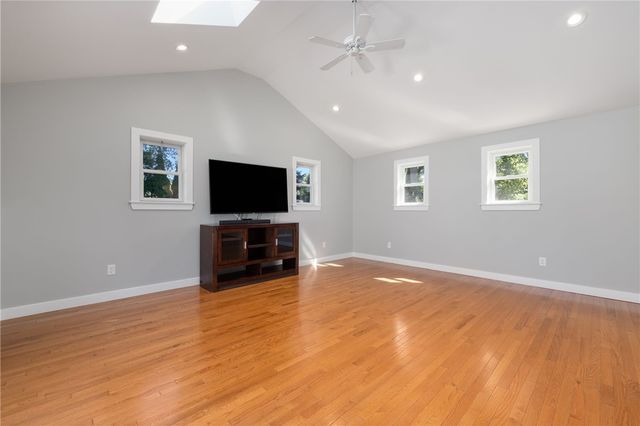 7 Namquid Drive, Middletown, RI 02842