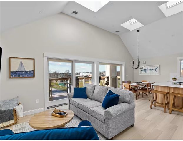 174 Renfrew Avenue 2, Middletown, RI 02842