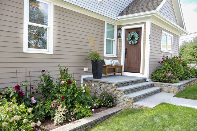 174 Renfrew Avenue 2, Middletown, RI 02842