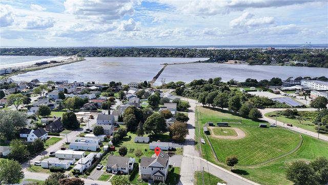 174 Renfrew Avenue 2, Middletown, RI 02842