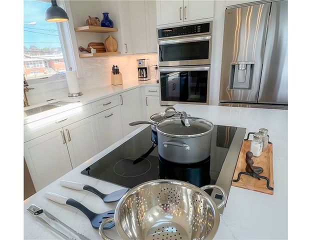 174 Renfrew Avenue 2, Middletown, RI 02842