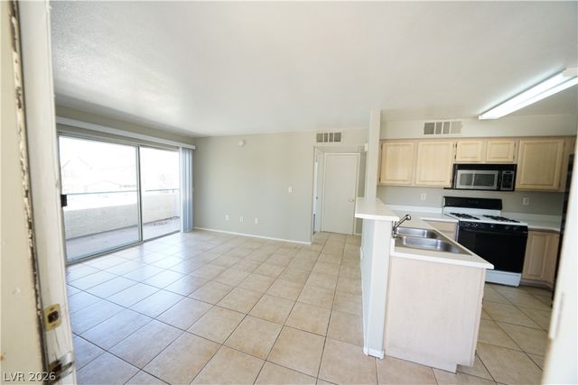 5710 East Tropicana Avenue 2066, Las Vegas, NV 89122