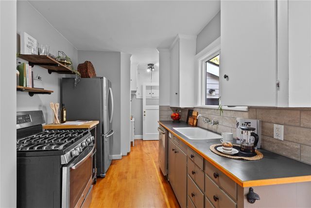 12305 14th Avenue NE, Seattle, WA 98125