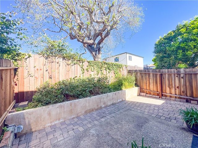 1221 14th STREET, Hermosa Beach, CA 90524