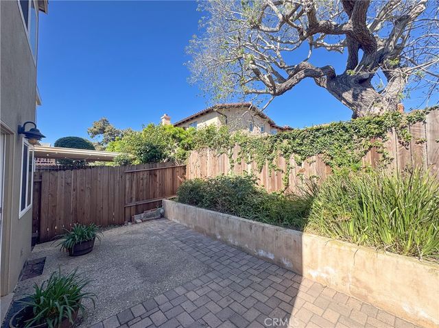 1221 14th STREET, Hermosa Beach, CA 90524