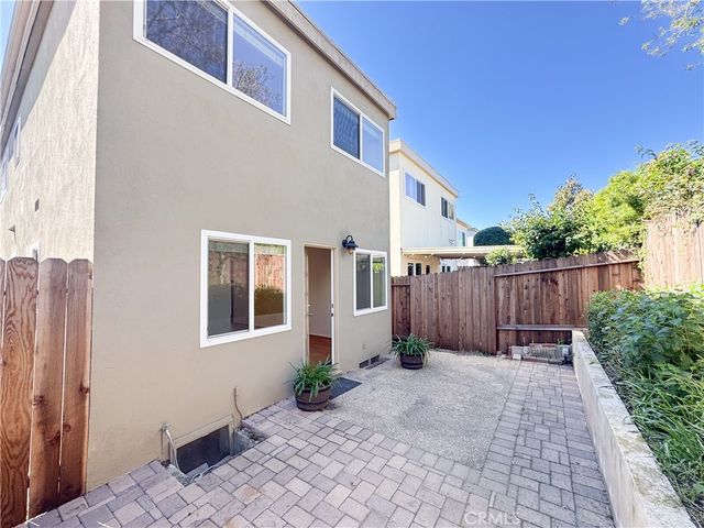 1221 14th STREET, Hermosa Beach, CA 90524