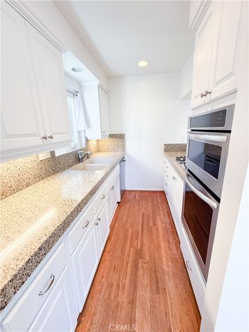 1221 14th STREET, Hermosa Beach, CA 90524