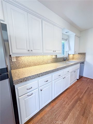 1221 14th STREET, Hermosa Beach, CA 90524