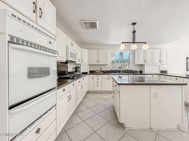 3195 N Geronimo Avenue, Simi Valley, CA 93063