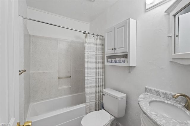 410 Fresh Meadow RD, Norfolk, VA 23503