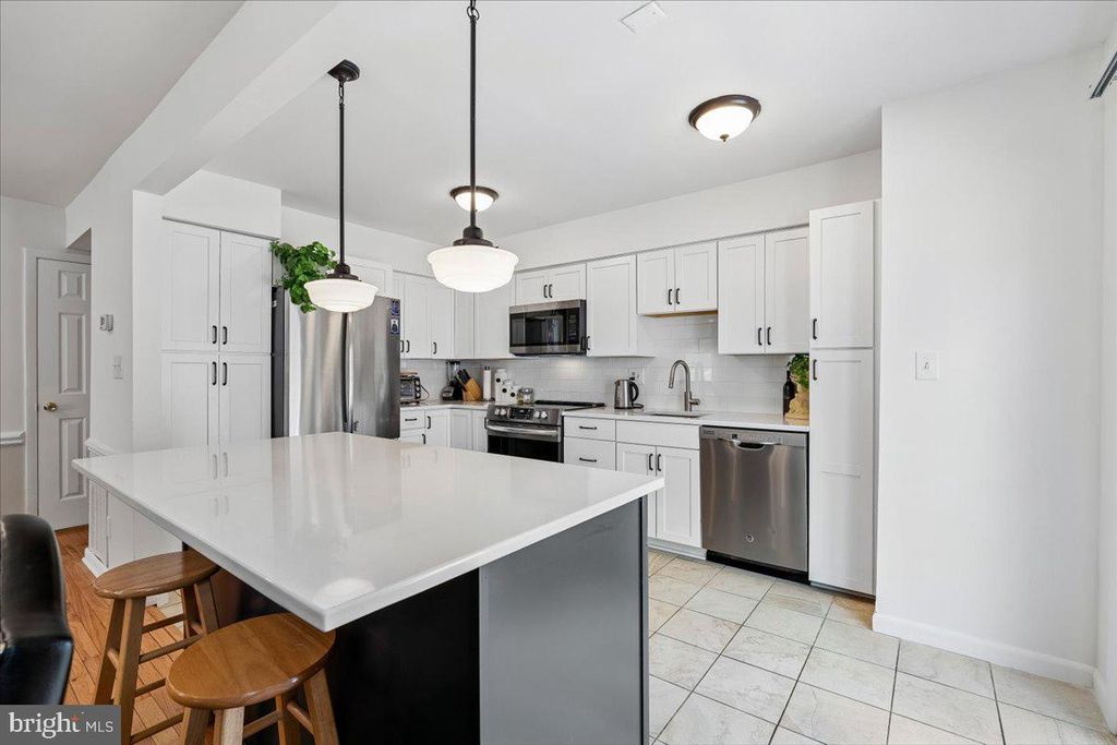 Image 11 of property listing at 11423 FRUITWOOD WAY #143, Germantown, MD 20876