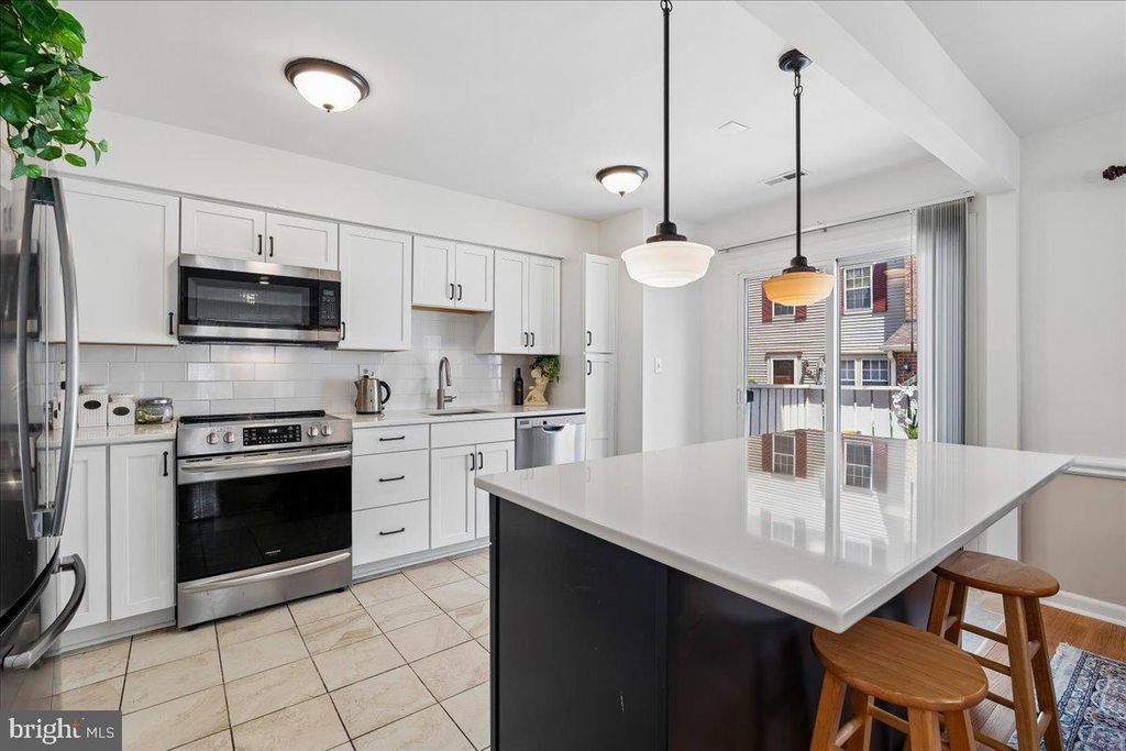 Image 12 of property listing at 11423 FRUITWOOD WAY #143, Germantown, MD 20876
