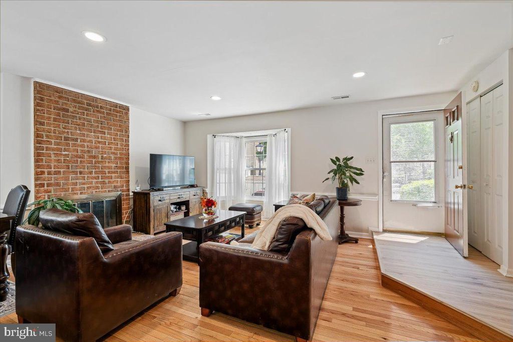 Image 15 of property listing at 11423 FRUITWOOD WAY #143, Germantown, MD 20876