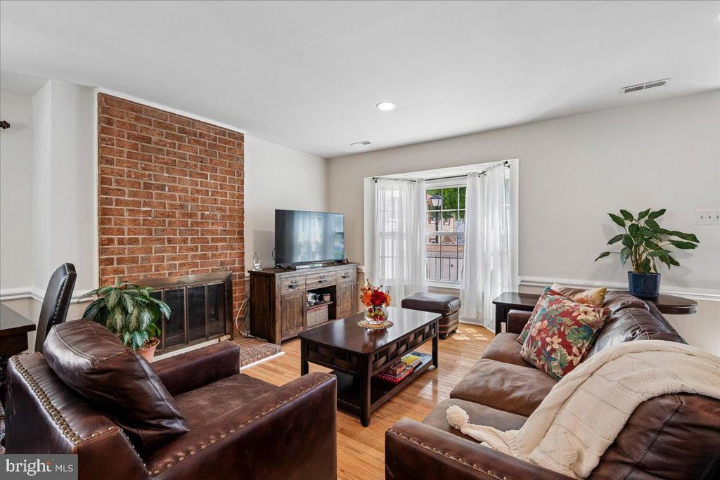 Image 16 of property listing at 11423 FRUITWOOD WAY #143, Germantown, MD 20876