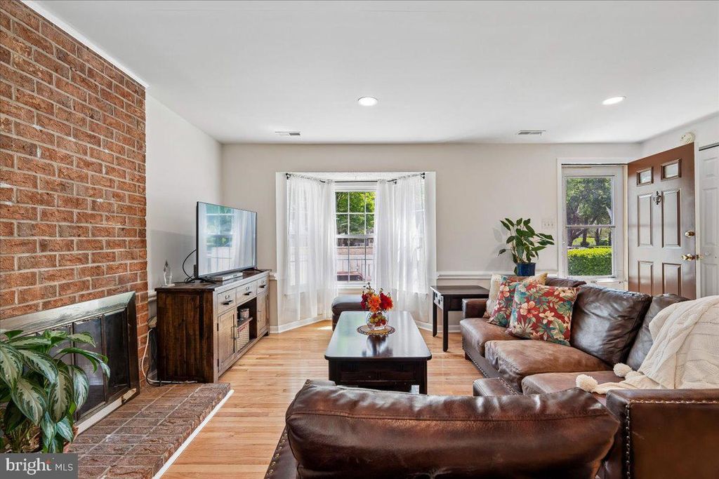 Image 17 of property listing at 11423 FRUITWOOD WAY #143, Germantown, MD 20876