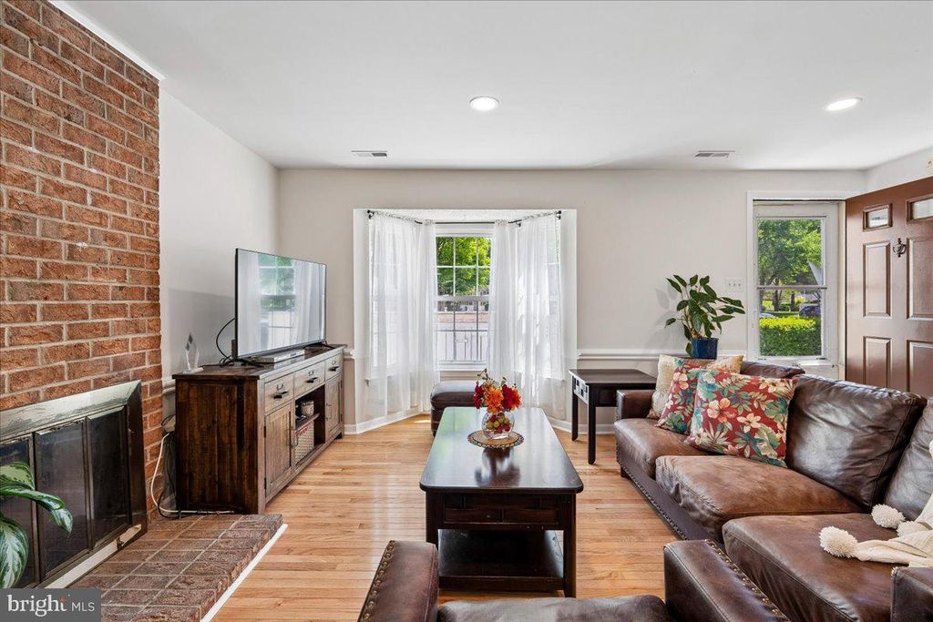 Image 6 of property listing at 11423 FRUITWOOD WAY #143, Germantown, MD 20876