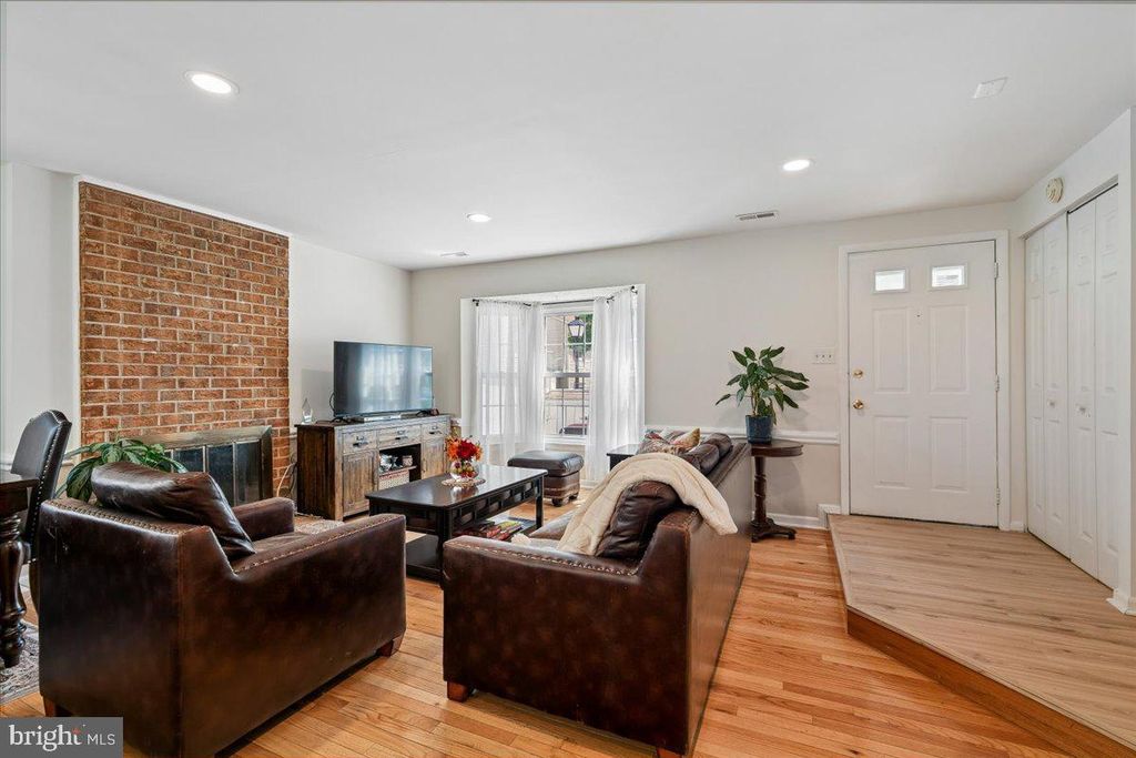Image 7 of property listing at 11423 FRUITWOOD WAY #143, Germantown, MD 20876