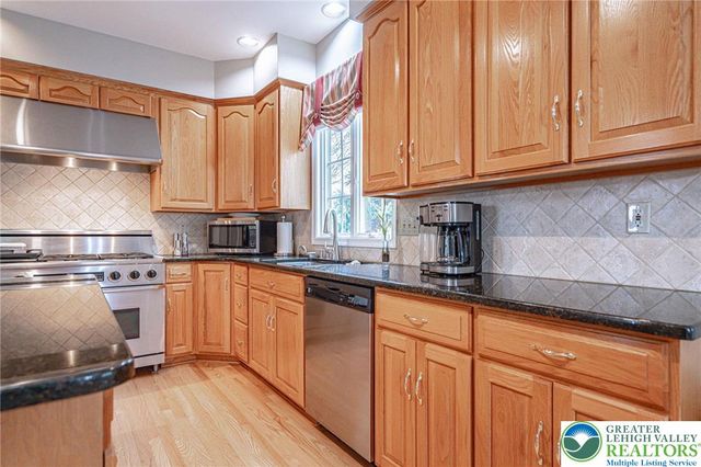 6551 Overlook Road, Upper Macungie Twp, PA 18069