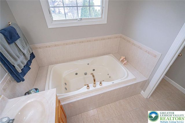 6551 Overlook Road, Upper Macungie Twp, PA 18069