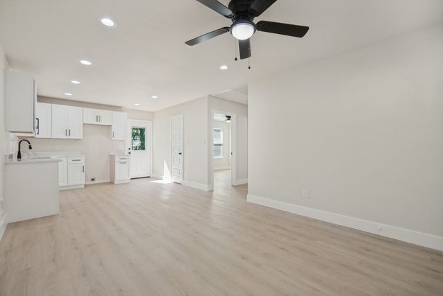 2711 Springdale Street, Dallas, TX 75210