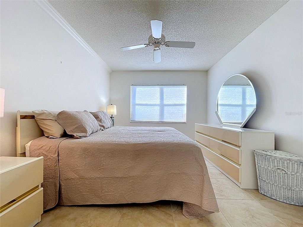 Image 7 of property listing at 7201 29TH AVE DRIVE 102, Bradenton, FL 34209