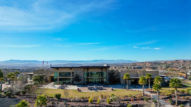 996 N CAMINO AGUA, Washington, UT 84780