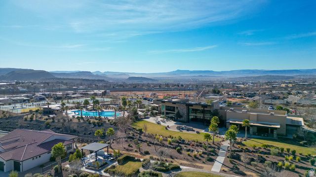 996 N CAMINO AGUA, Washington, UT 84780