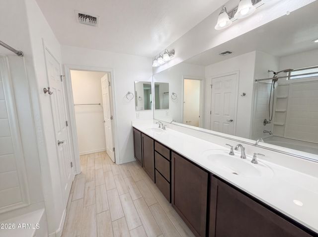 5728 W RAYMOND Street, Phoenix, AZ 85043