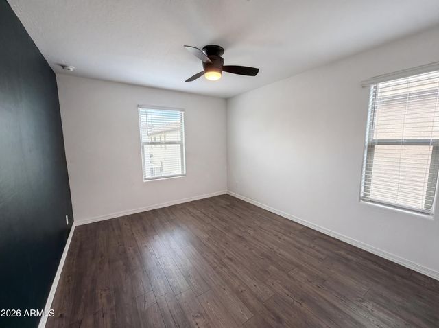 5728 W RAYMOND Street, Phoenix, AZ 85043