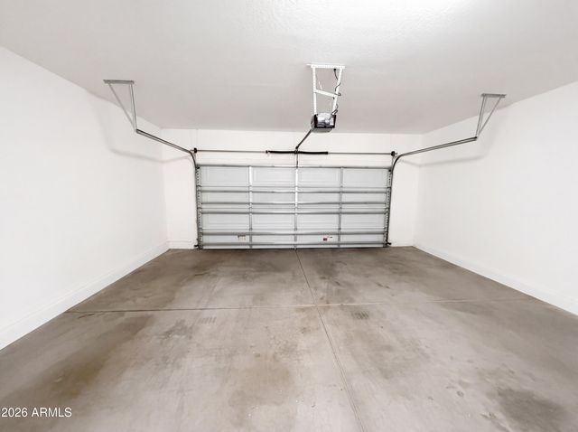 5728 W RAYMOND Street, Phoenix, AZ 85043