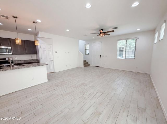 5728 W RAYMOND Street, Phoenix, AZ 85043