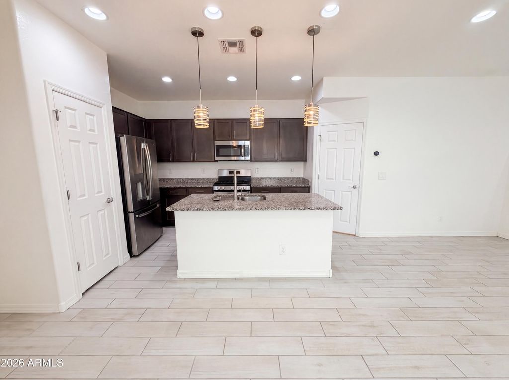 5728 W RAYMOND Street, Phoenix, AZ 85043 — photo 2