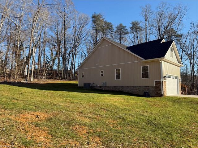 515 Woods Drive, Randleman, NC 27317