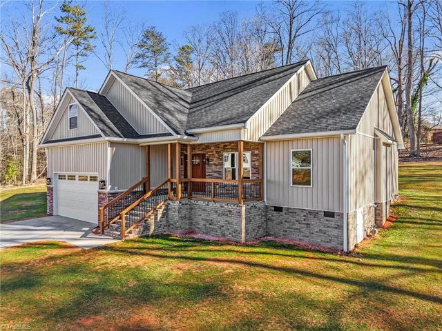 515 Woods Drive, Randleman, NC 27317