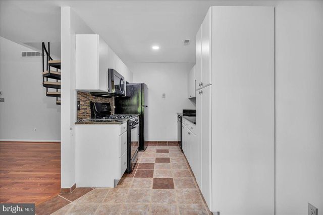 421 TAVISTOCK, Cherry Hill, NJ 08034