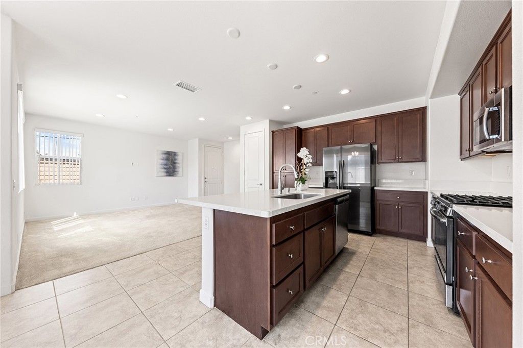 Image 15 of property listing at 181 Promenade, Pomona, CA 91767