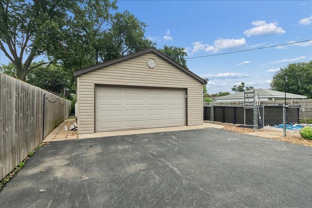 5230 Pleasant Lane, Crestwood, IL 60418