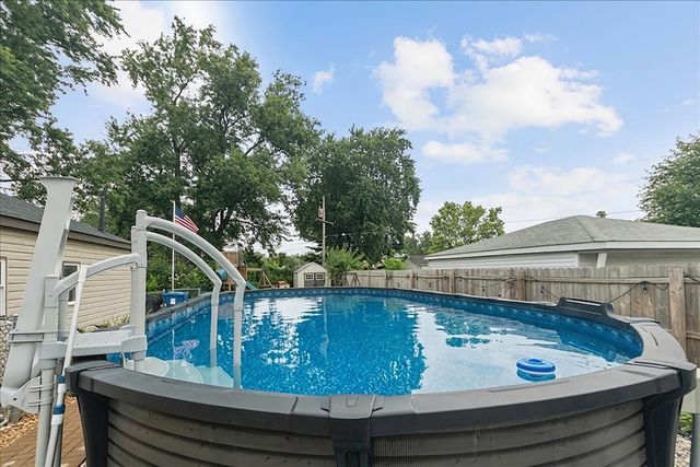 5230 Pleasant Lane, Crestwood, IL 60418