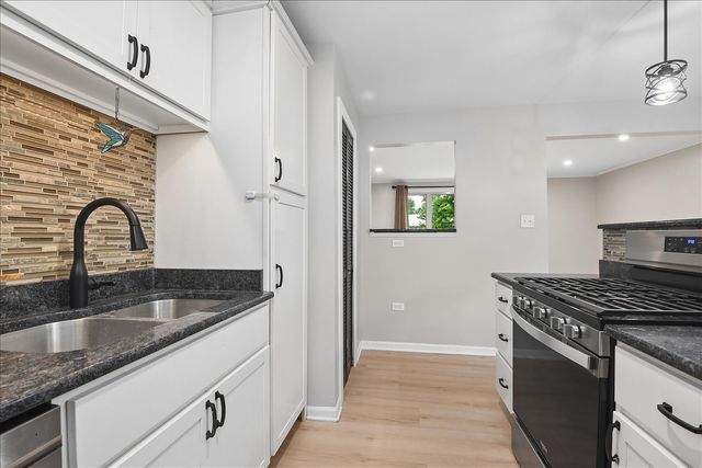 5230 Pleasant Lane, Crestwood, IL 60418