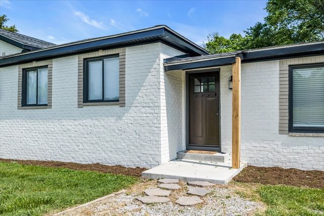 1000 Pruitt Ln, Gallatin, TN 37066