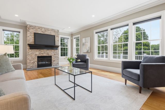 440 Concord Road, Bedford, MA 01730