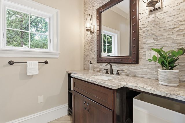 440 Concord Road, Bedford, MA 01730