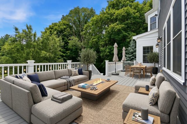 440 Concord Road, Bedford, MA 01730