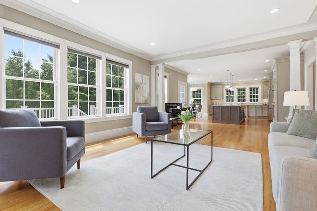 440 Concord Road, Bedford, MA 01730