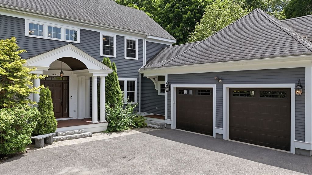 440 Concord Road, Bedford, MA 01730