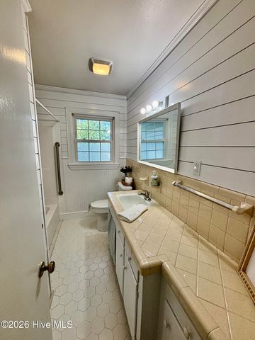 2104 Charles Boulevard, Greenville, NC 27858
