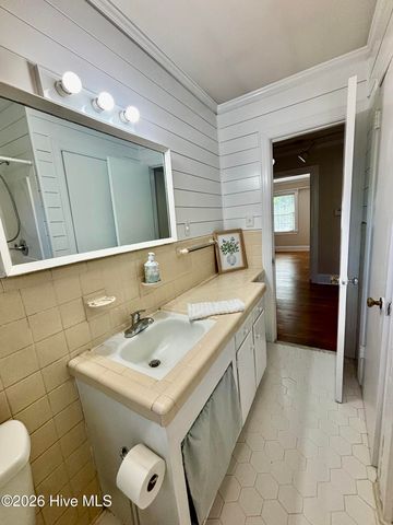 2104 Charles Boulevard, Greenville, NC 27858